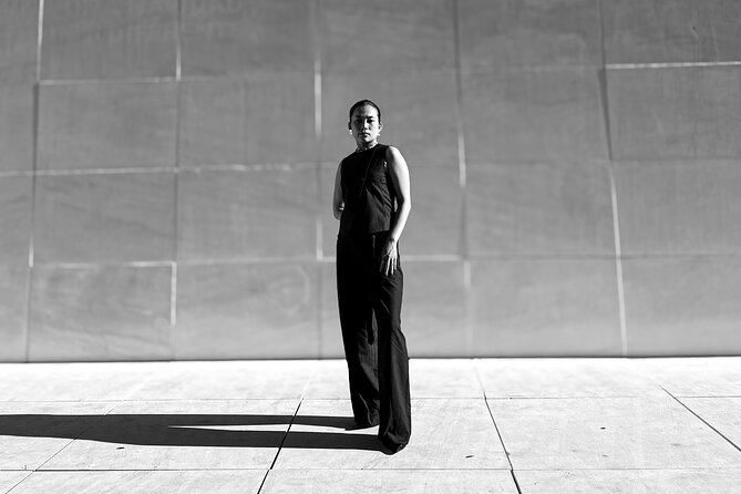 Barcelona Photo Walking Tour Instagrammable Portraits - Gothic Quarter finish: moody streets for cinematic portraits