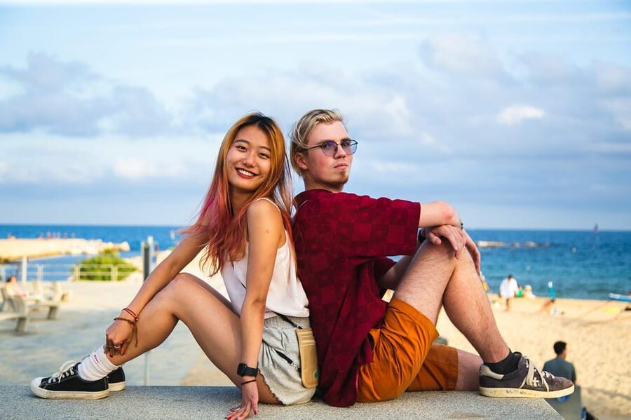 Barcelona: Photographic Madness at Barceloneta Beach - Photo Session Energy in Barceloneta, Without the Awkwardness