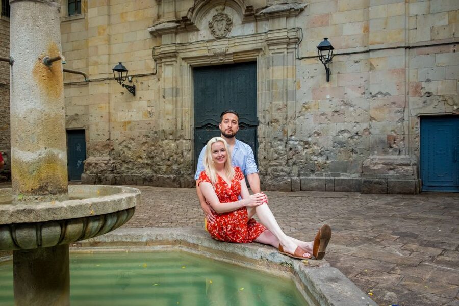 Barcelona: Photoshoot in Scenic Locations - Plaça de l’Àngel Finish: A Clean Ending Point for Great Frames