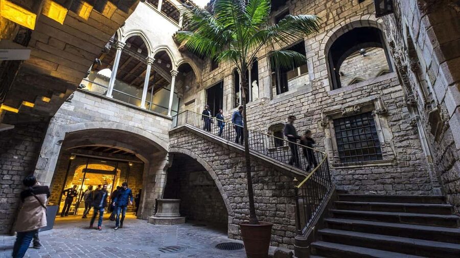 Barcelona: Picasso Museum Entry, Digital Guide & Born Walk - Key things that make this work