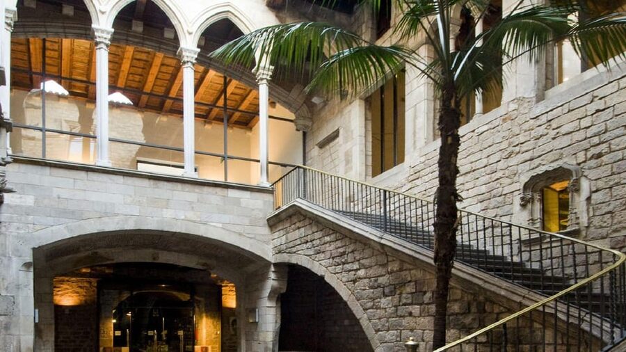 Barcelona: Picasso Walking Tour with Picasso Museum Tickets - Rose Period: A Shift Toward Love, Happiness, and Play