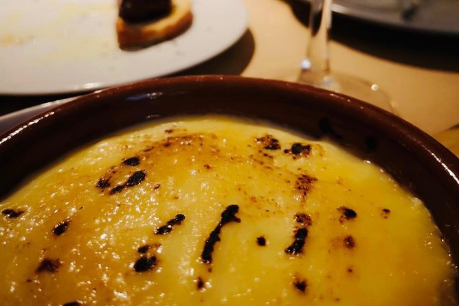 Barcelona Poble Sec Tapas & Wine Tour - Stop 1 on Carrer del Poeta Cabanyes: Cádiz-style tavern bites and wine