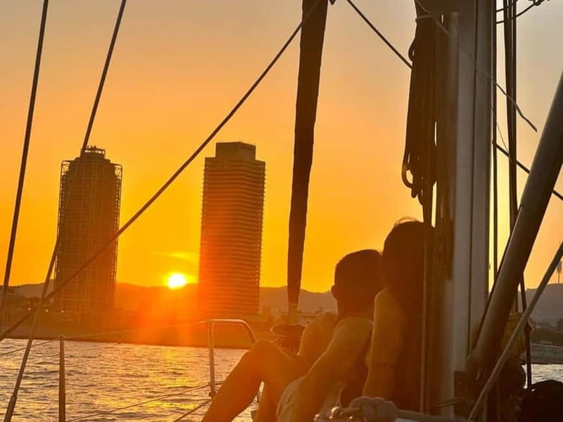 Barcelona: Premium Shared Sunset Cruise (Drinks & Snacks) - Swimming, SUP, and snorkeling gear: fun if the sea cooperates