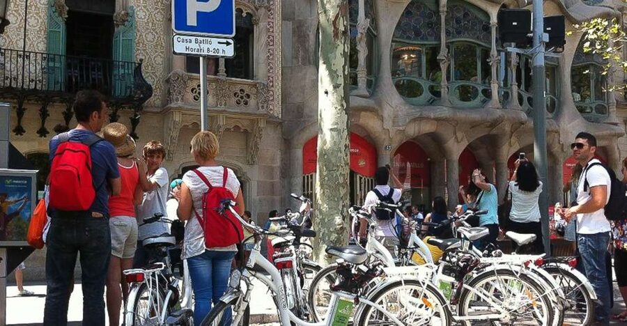 Barcelona: Private 5 Neighborhoods Tour by Electric Bike - Key things to know before you go
