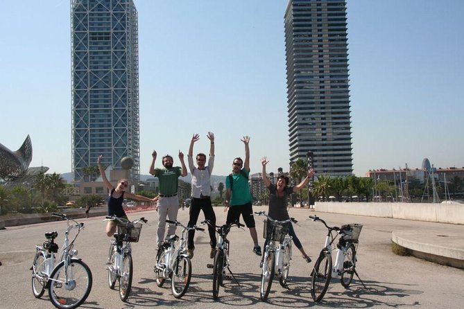 Barcelona Private Bike Tour - Start at Arc de Triomf and get your bearings fast