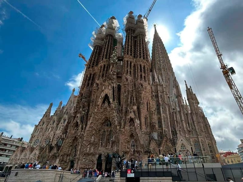 Barcelona: Private DAY TRIP Personalized City Tour - Gothic Quarter guided walking: the fastest way to get your bearings