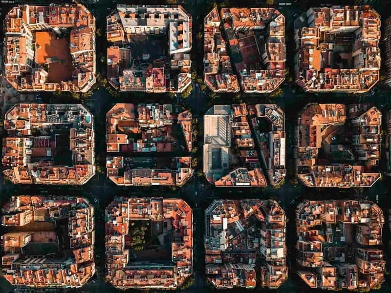 Barcelona: Private DAY TRIP Personalized City Tour - Park Güell area: why a short stop still helps