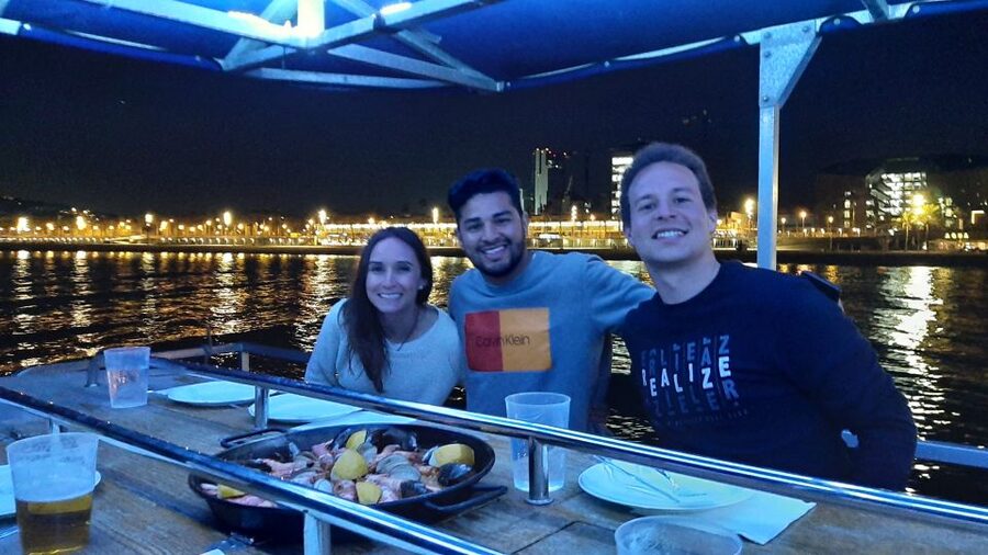 Barcelona: Private Evening Cruise with Dinner and Drinks - Optional Upgrades: Prosecco or White Wine, and Seafood Paella