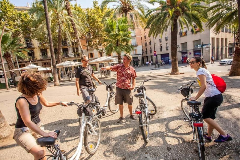 Barcelona: Private Group Bike Tour - Key things that make this Barcelona bike tour click