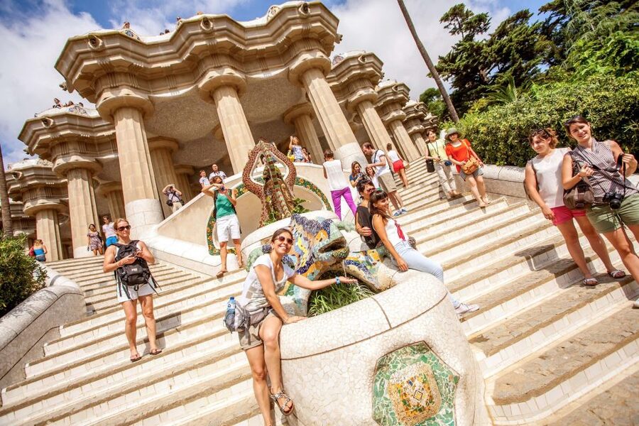 Barcelona: Private Half-Day Tour - Passeig de Gràcia: The High-End Strip With Real History