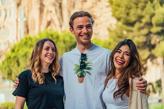 Barcelona : Private Photoshoot Outside Sagrada Familia - Price and value: $74.49 per group up to 8