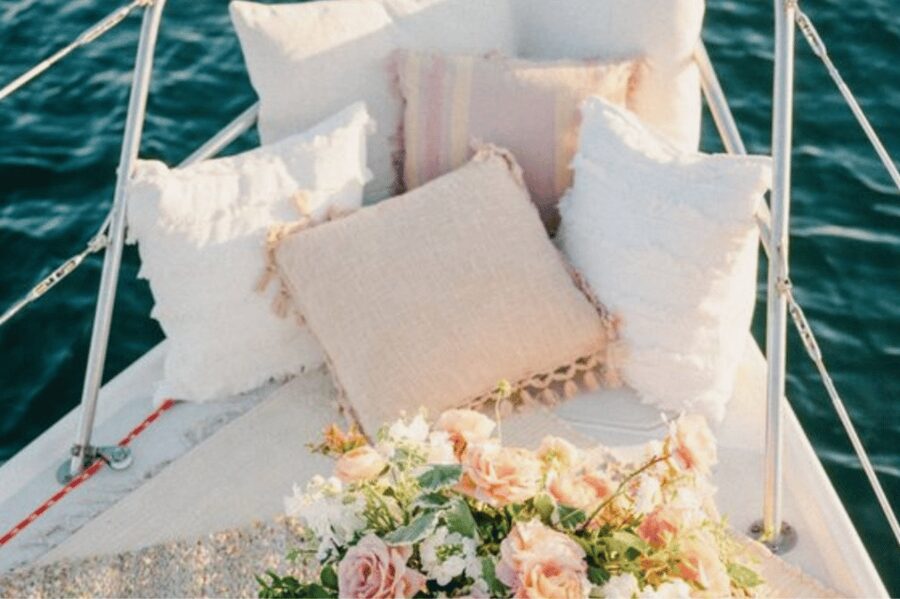 Barcelona: Private Romantic Sailing Tour with Drinks - Logistics that matter: where you meet and what to bring