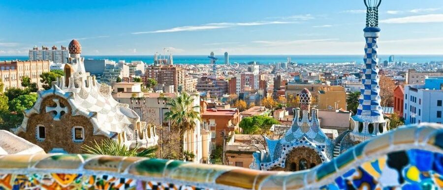 Barcelona: Private Sagrada Familia and Park Guell Tour - The guide experience: friendly, personal, and question-friendly