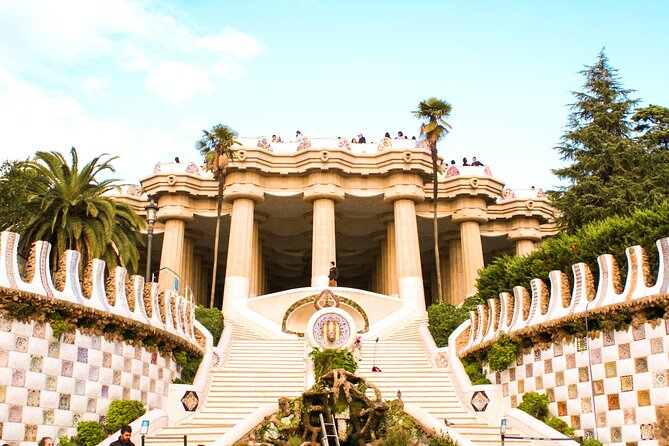Barcelona: Private Sagrada Familia & Park Guell tour with Pickup - Private pickup and skip-the-line: where the time really goes