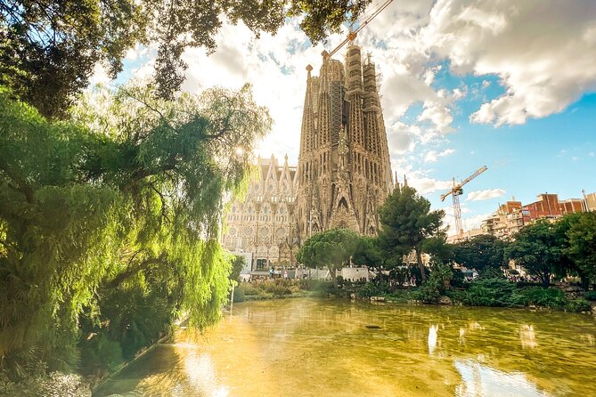 Barcelona: Private Sagrada Familia & Park Guell tour with Pickup - Price check: what $421.67 per person is really buying