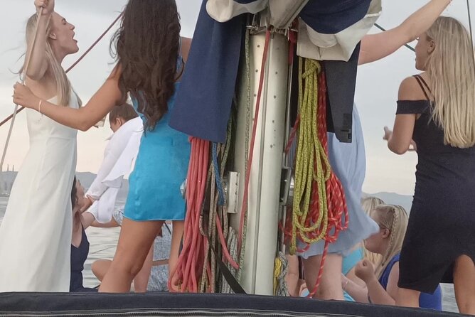 Barcelona private Sailing Tour - Stop 1: Playa de La Barceloneta