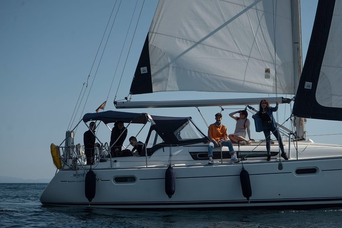Barcelona Private Sailing Trip with unlimited drinks and snacks - Why private-only matters in a one-hour experience