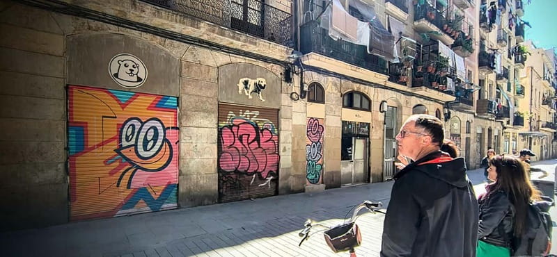 Barcelona | Private StreetArt Bike Tour - Agora Juan Andrés Benítez and a classic-photo stop run-up