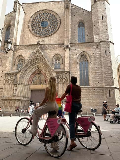 Barcelona | Private StreetArt Bike Tour - Jardins de les Tres Xemeneies: a breather with real photo value