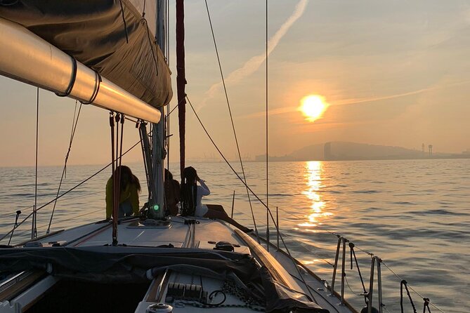 Barcelona Private Sunset Sailing with Drinks - Why a one-hour private sunset sail fits Barcelona’s rhythm