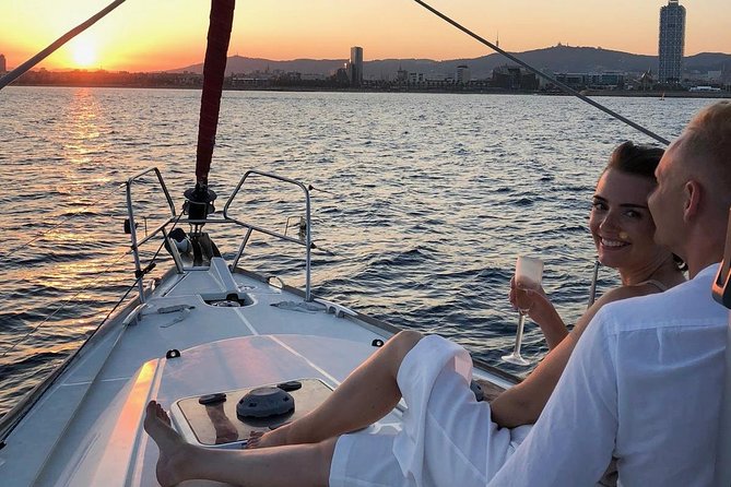 Barcelona Private Sunset Sailing with Drinks - When to go and what to bring for a comfortable sailing