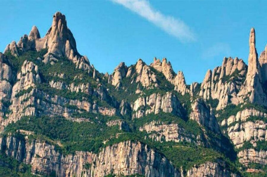 Barcelona: Private Tour Castles, Salt, Montserrat and Wines - Salt Mountain Cultural Park: The Maria Teresa Shaft and Underground Galleries