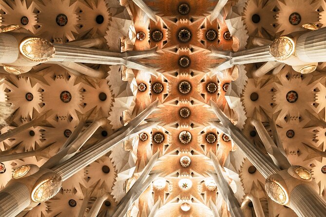 Barcelona Private Tour From Sant Pau to Sagrada Familia - Your guided experience with Barcelona Discovery: pacing, clarity, and good communication