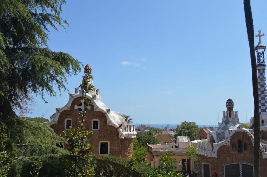 Barcelona Private Tour: Sagrada Familia,Park Güell & Pedrera - Wine and Ibericus ham near Sagrada: a smart food break