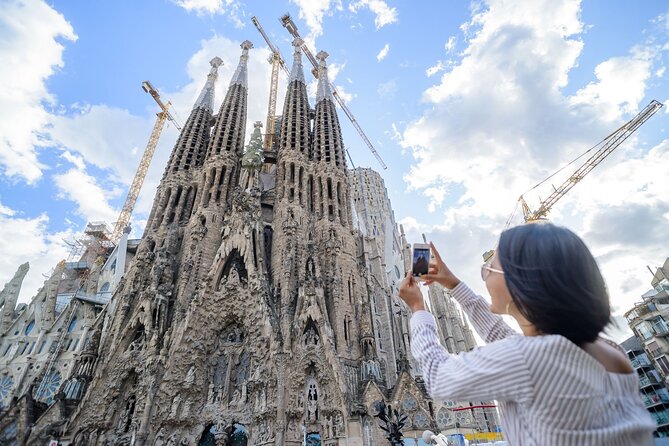 Barcelona Private Tour with an Expert Guide - Price and value: $180.62 per group can be a deal