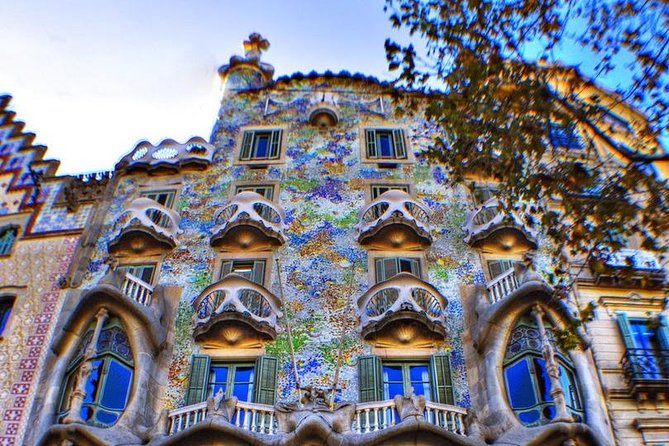 Barcelona Private Walking Tour with Skip the Line La Pedrera and Casa Batllo - Stop 1: La Pedrera (Casa Milà) and the hour inside