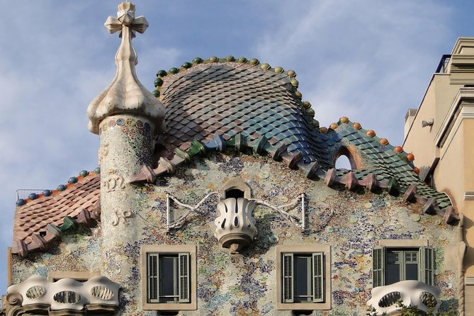 Barcelona Private Walking Tour with Skip the Line La Pedrera and Casa Batllo - Stop 5: La Rambla (and a possible extra stop)