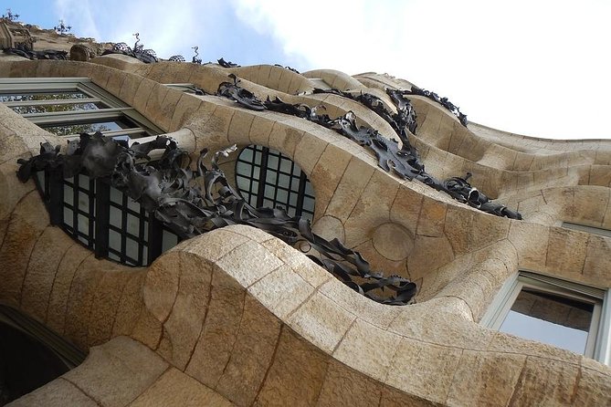 Barcelona Private Walking Tour with Skip the Line La Pedrera and Casa Batllo - What makes this tour work better than DIY