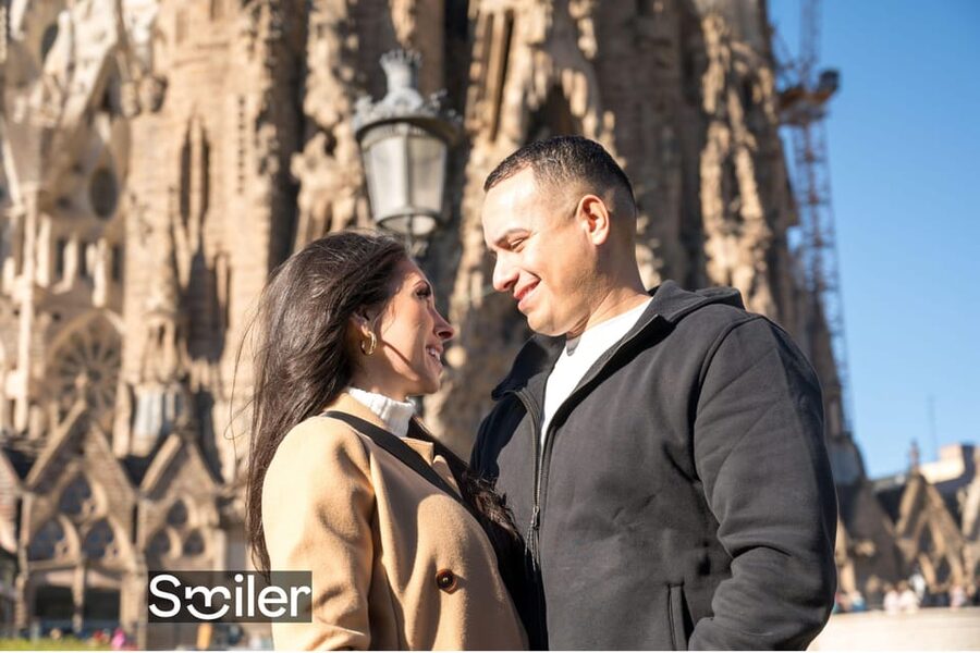 Barcelona: Professional Photoshoot Outside Sagrada Familia - What Happens After: The 48-Hour Edited Photo Delivery