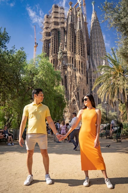 Barcelona: Professional Photoshoot Outside Sagrada Familia - Who This Works Best For (And Who Might Skip It)