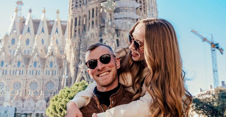 Barcelona: Professional Private Photoshoot - What happens during the shoot (30 minutes vs 1 hour)