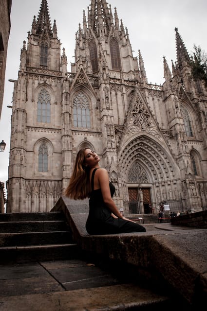 Barcelona: Professional Private Photoshoot - The real value: posing help and composition you can’t fake