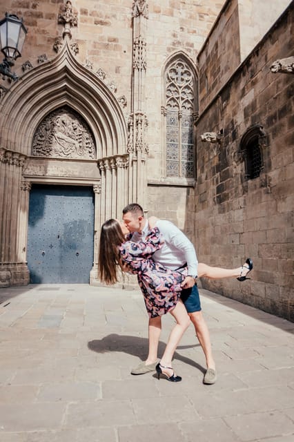 Barcelona: Professional Private Photoshoot - Your edited photos: what you get and when