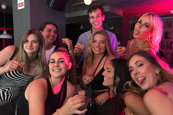 Barcelona Pub Crawl by KING -The Best Party tour & VIP Club Entry - How This Barcelona Nightlife Crawl Works (Starting at 10:30pm)