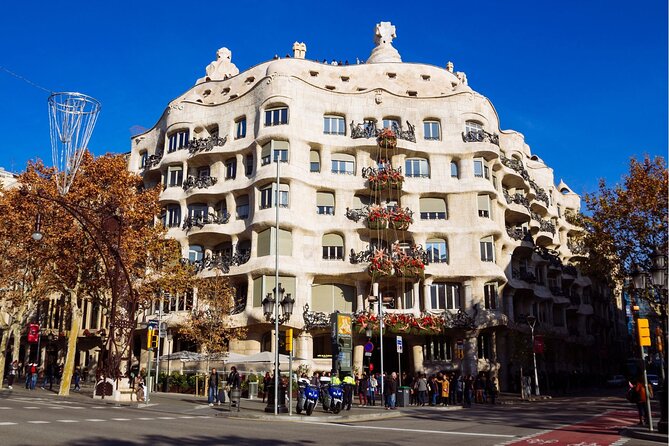 Barcelona: Reserved Entrance to Casa Mila (La Pedrera) with Audio - Your 1–3 Hour Plan Inside Casa Milà La Pedrera