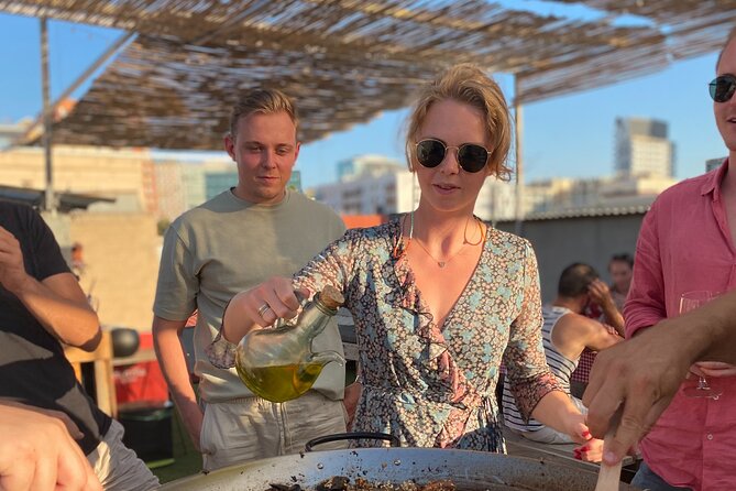 Barcelona Rooftop Paella Cooking Class with Sangria & Local Host - Step 3: making seafood paella from scratch (the real core)