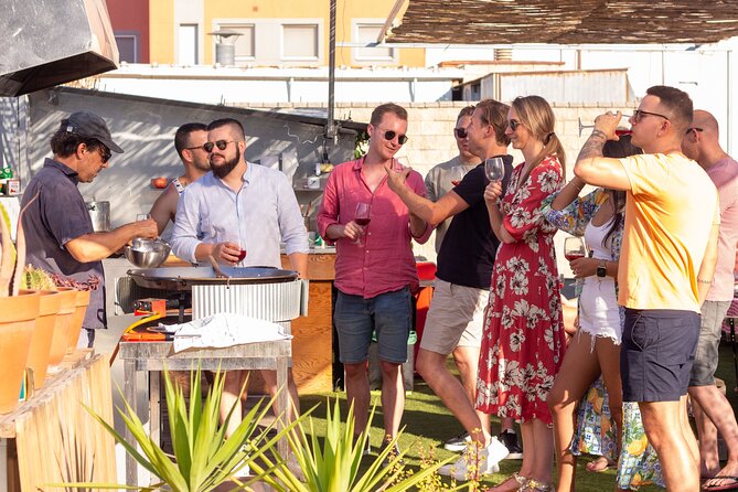 Barcelona Rooftop Paella Cooking Class with Sangria & Local Host - Where you meet (and how to find your bearings quickly)