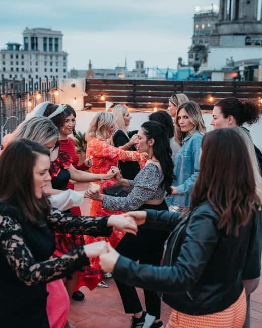 Barcelona: Rooftop Salsa Class with Bottomless Sangria - The 1-hour beginner salsa class: what you learn (and what you don’t)
