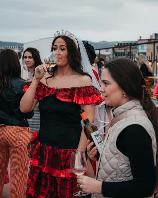 Barcelona: Rooftop Salsa Class with Bottomless Sangria - Atmosphere and hosts: why the vibe works for shy people