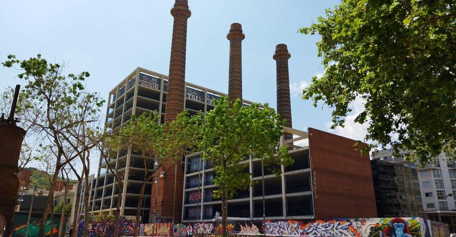 Barcelona's Dark History Walking Tour in El Raval - Keith Haring’s Mural del SIDA: Whimsical Stick Figures With a Real Message