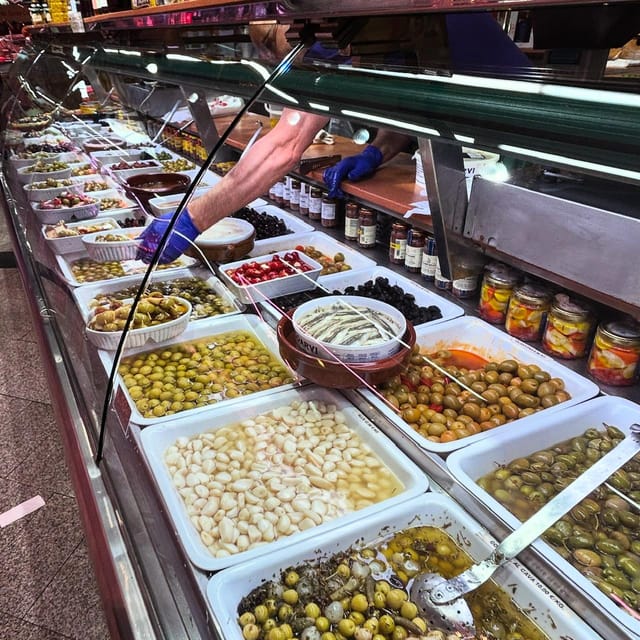 Barcelona´s Lunch or Dinner Tapas Tour: Food and Happiness - Wine, Sangria, and Vermouth: Drinks That Match the Bites