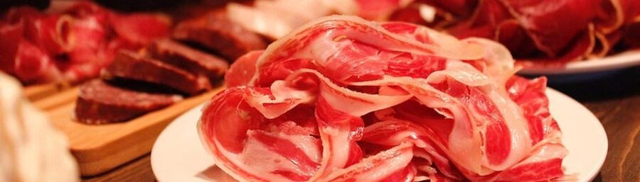 Barcelona´s Lunch or Dinner Tapas Tour: Food and Happiness - Finding Hotel Suizo and the Tasty Tapas Code