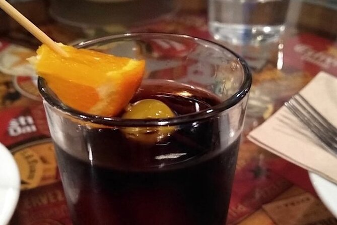 Barcelona´s Lunch or Dinner Tapas Tour: Food, drinks, happiness! - How the Tour Works: Pace, Group Size, and Social Energy