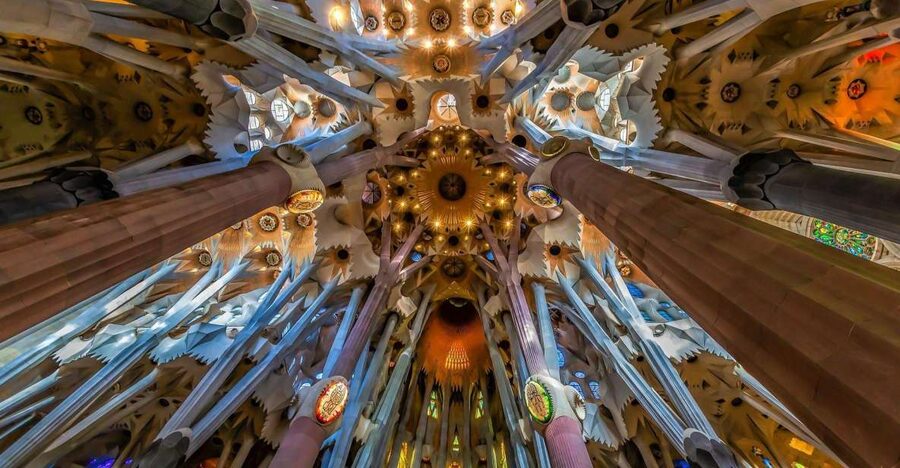 Barcelona: Sagrada Familia and City Tour with Hotel Pickup - Sagrada Família: what to look for when you walk in