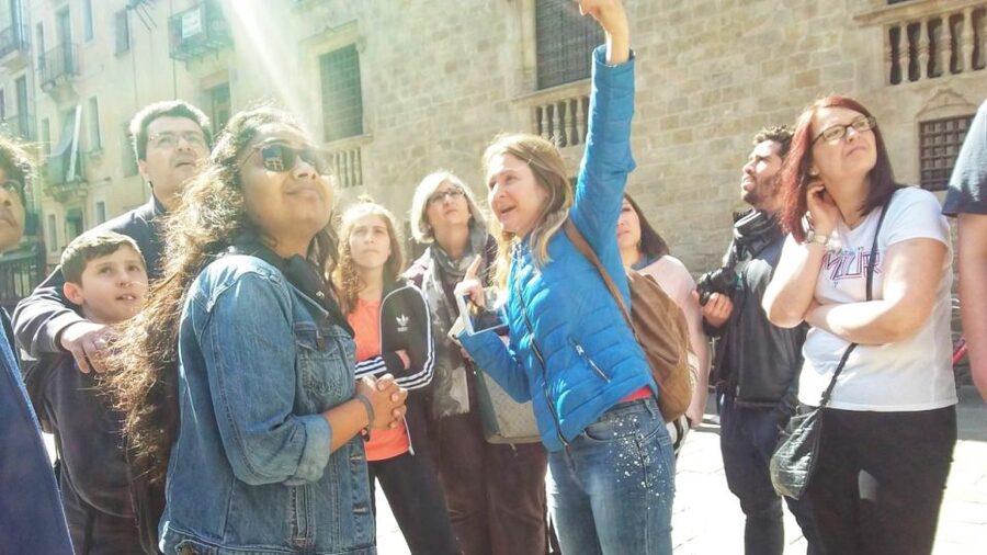 Barcelona: Sagrada Familia and City Tour with Hotel Pickup - From city sea lanes to Roman-meets-medieval streets