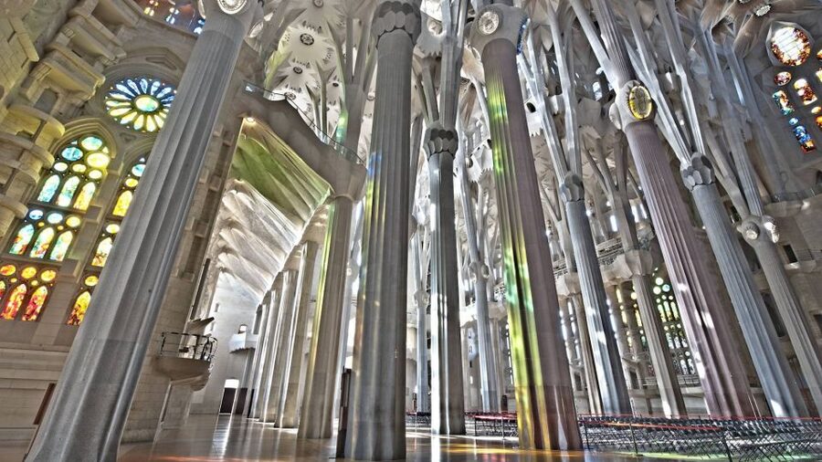 Barcelona: Sagrada Familia and City Tour with Hotel Pickup - Practical tips so your day doesn’t get derailed